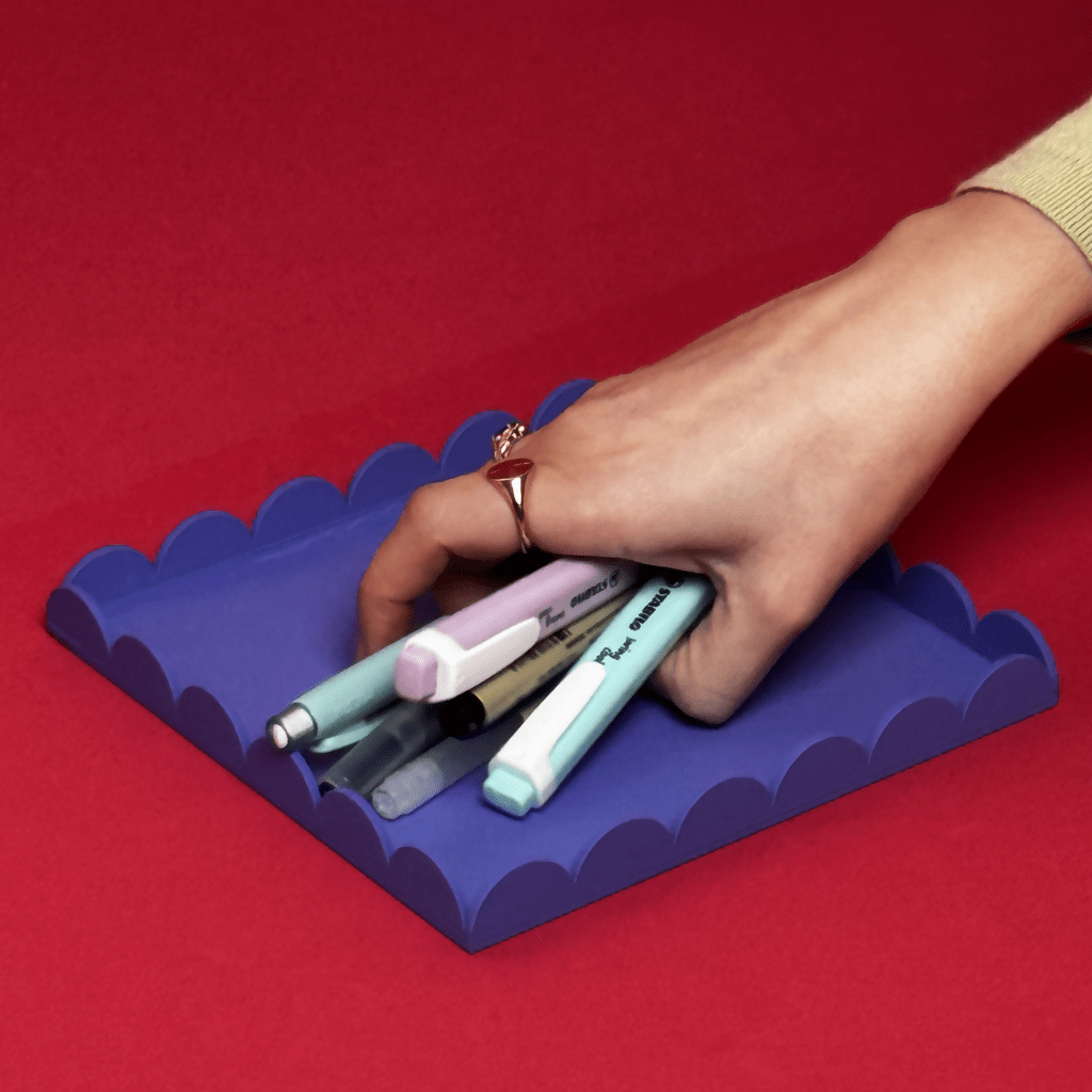 The scalloped tray - Dopamine Concept Store
