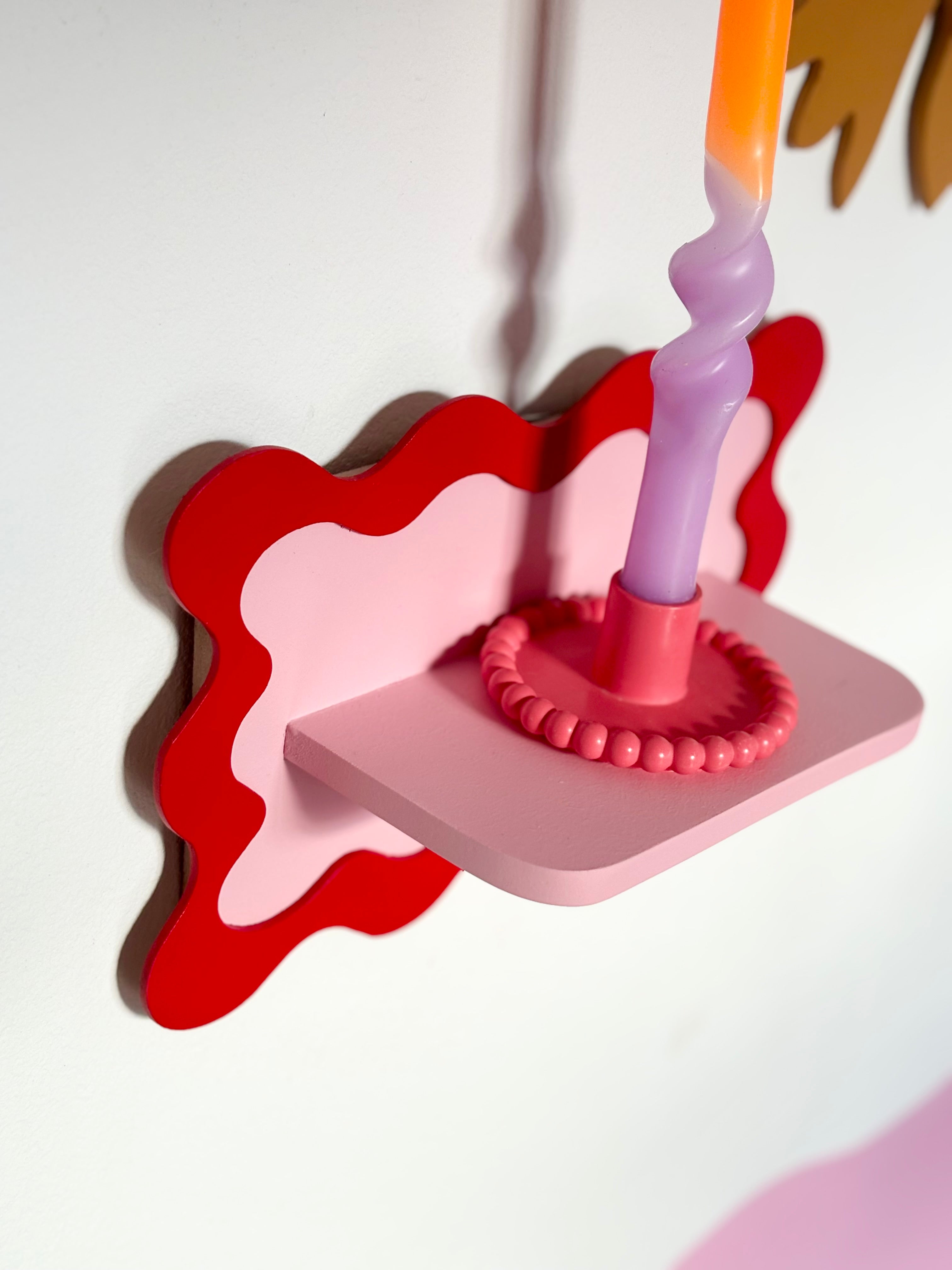 Estantería Wavy: Rojo y Rosa