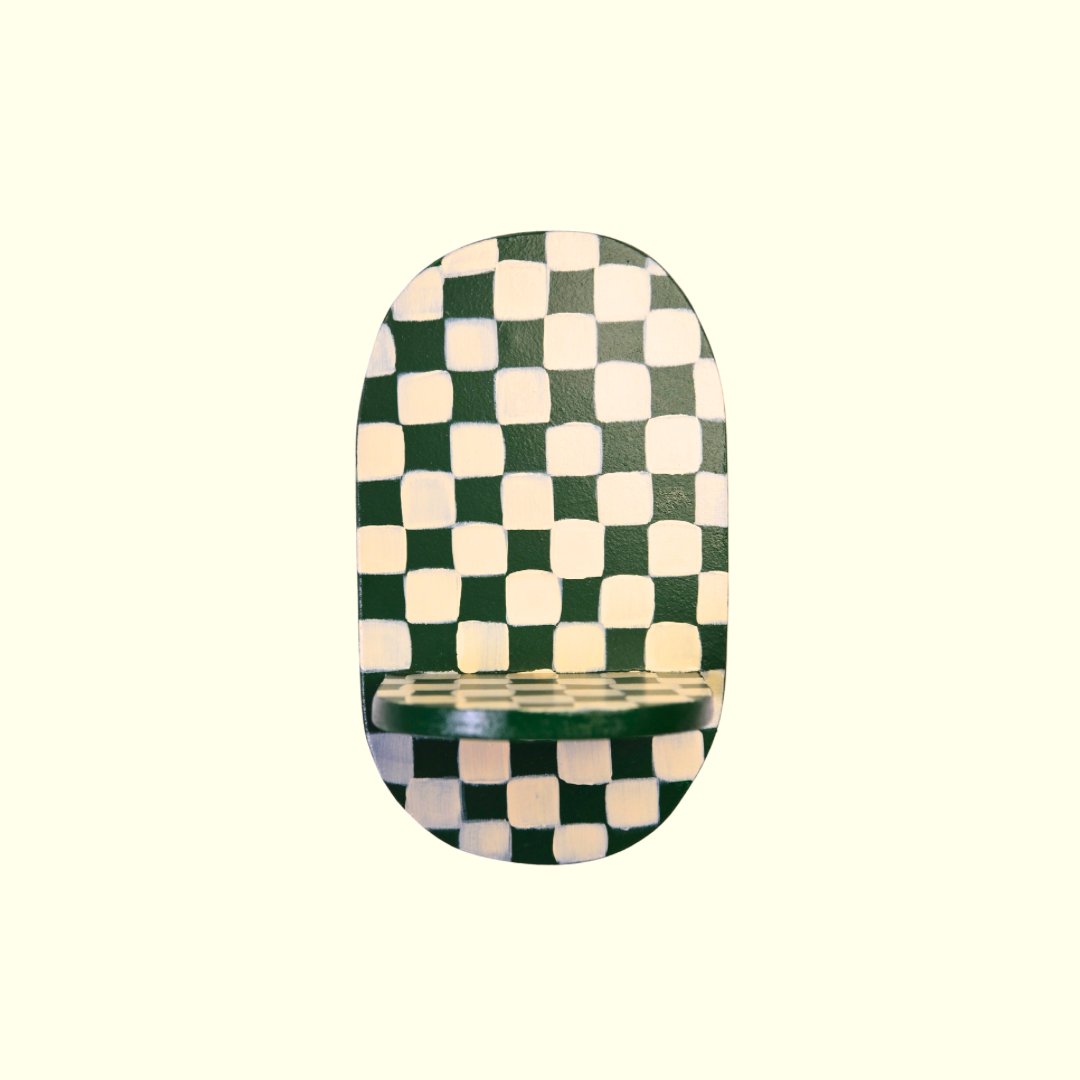 Estantería Oval Cuadros verdes y amarillos